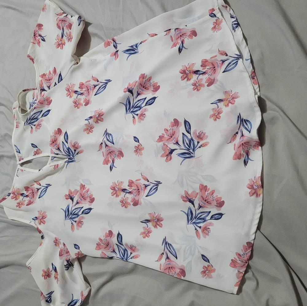 Blouse - Picture 2 of 3